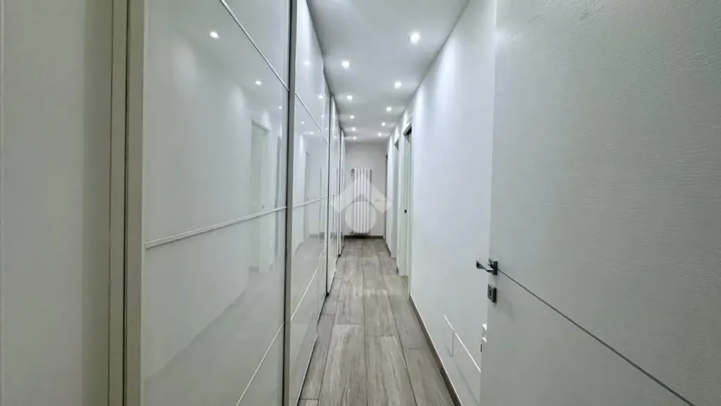 Entrée - Panoramic Penthouse with Terrace in Commenda, Rende