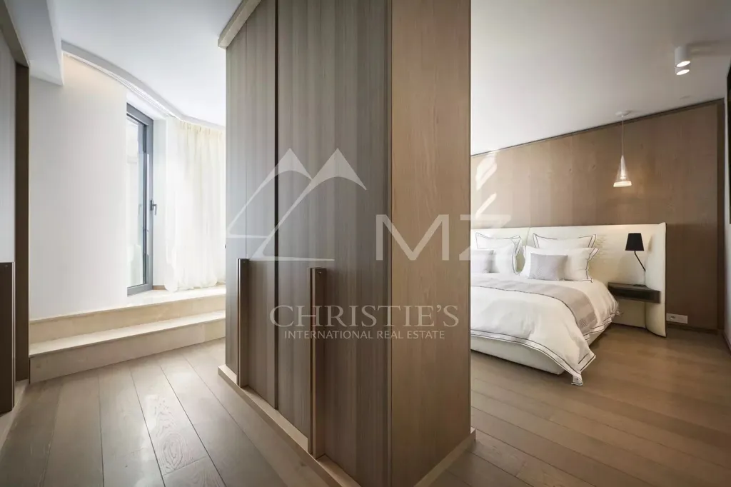Bedrooms - 3-Bedroom Apartment with Concierge on Croisette, Cannes