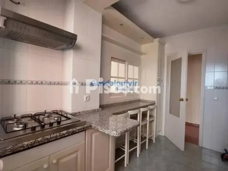 Köök - Spacious Flat with Terrace in Montequinto Centre