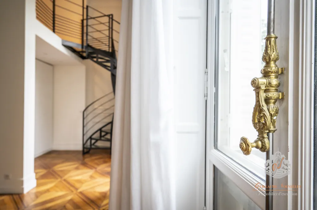 Entrée - Appartement Luxueux avec Parquet Versailles à Paris