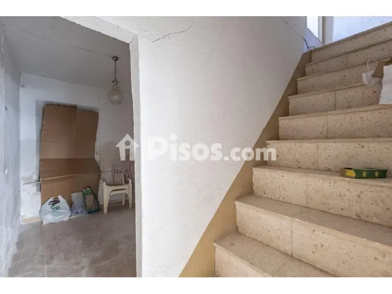 Rooms - House to Renovate in Güevéjar