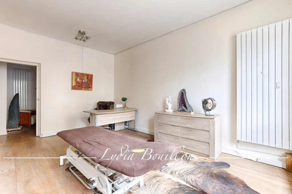 Magamistoad - 2-Bedroom Parisian Flat with Office Potential