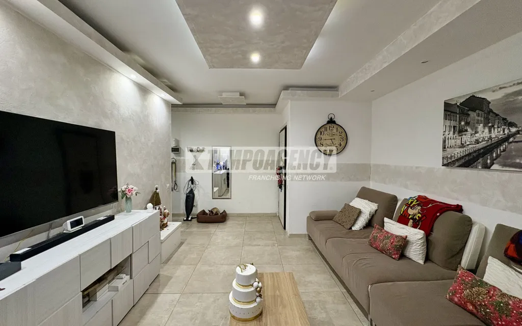 Séjour - Rearranged Apartment with Balcony in Pieve Emanuele