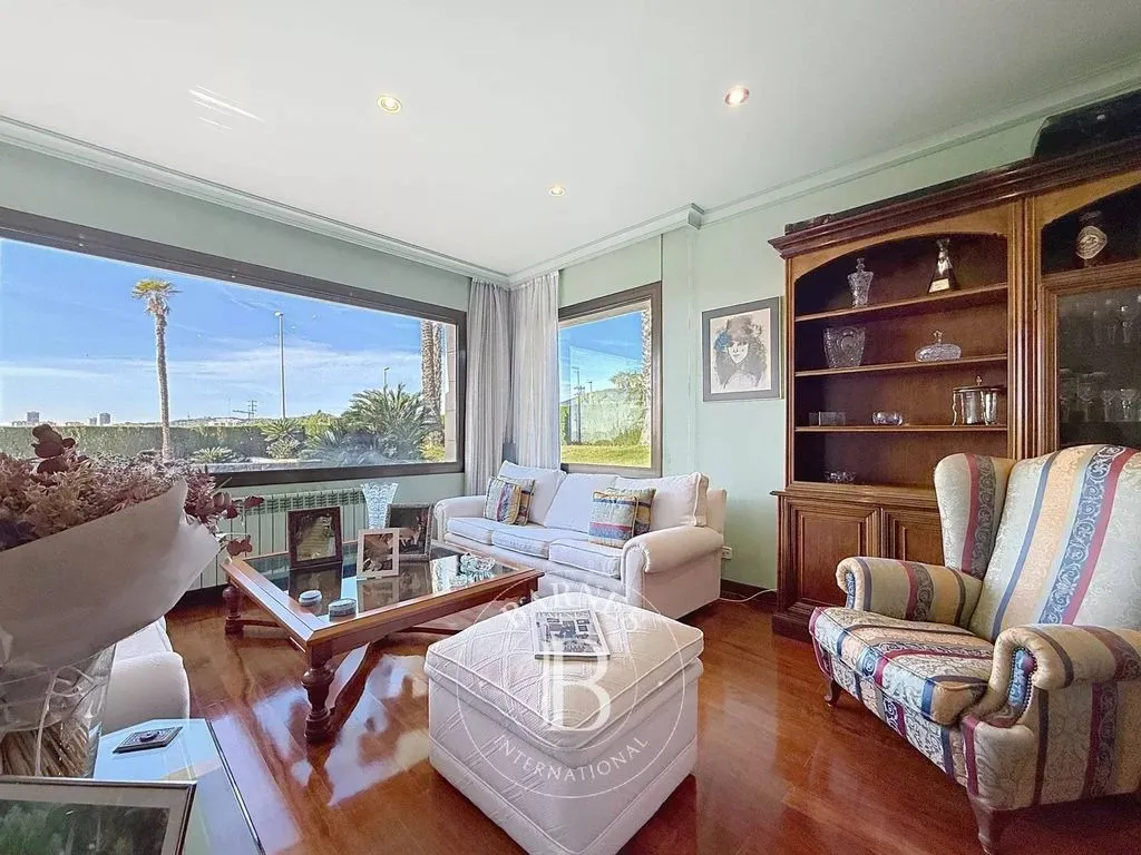Elutuba - Luxury Villa with Pool in El Masnou