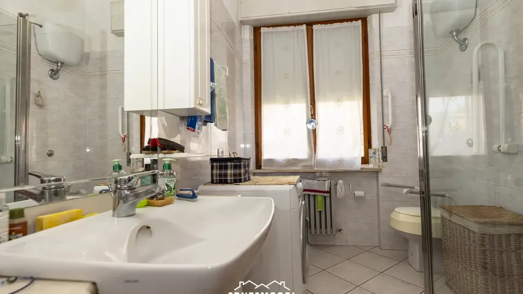 Salles de bain - Appartement 4 pièces à IT