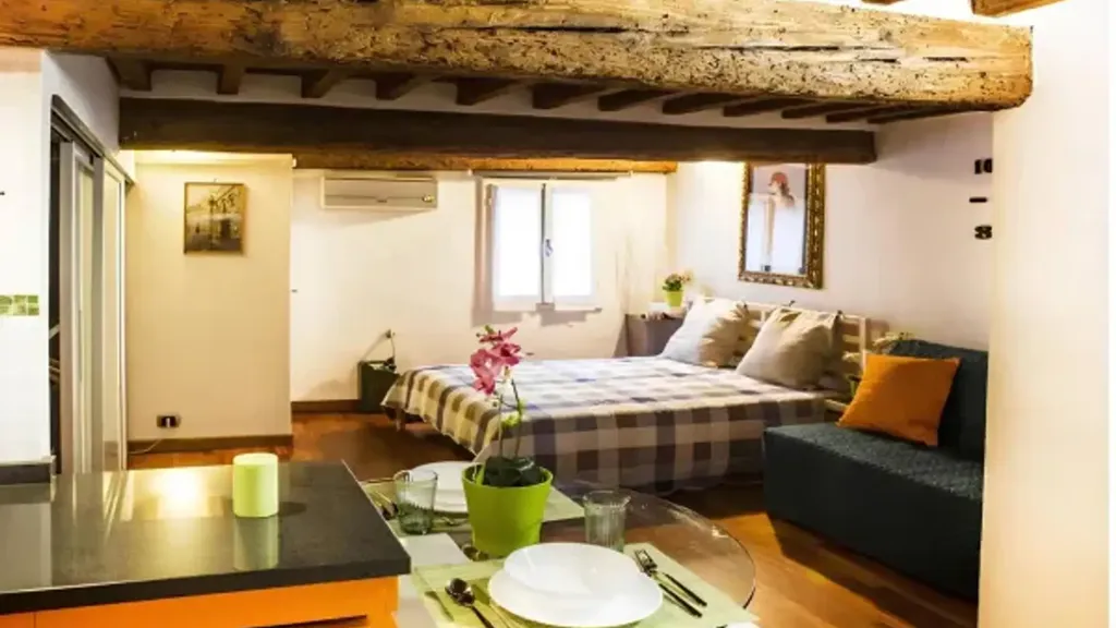 Magamistoad - Monolocale with Traditional Features in Florence