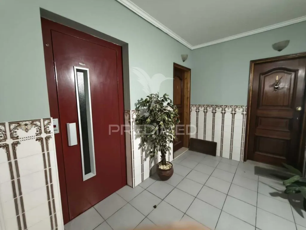 Entrée - Spacious T3 Apartment with Elevator in Vagos