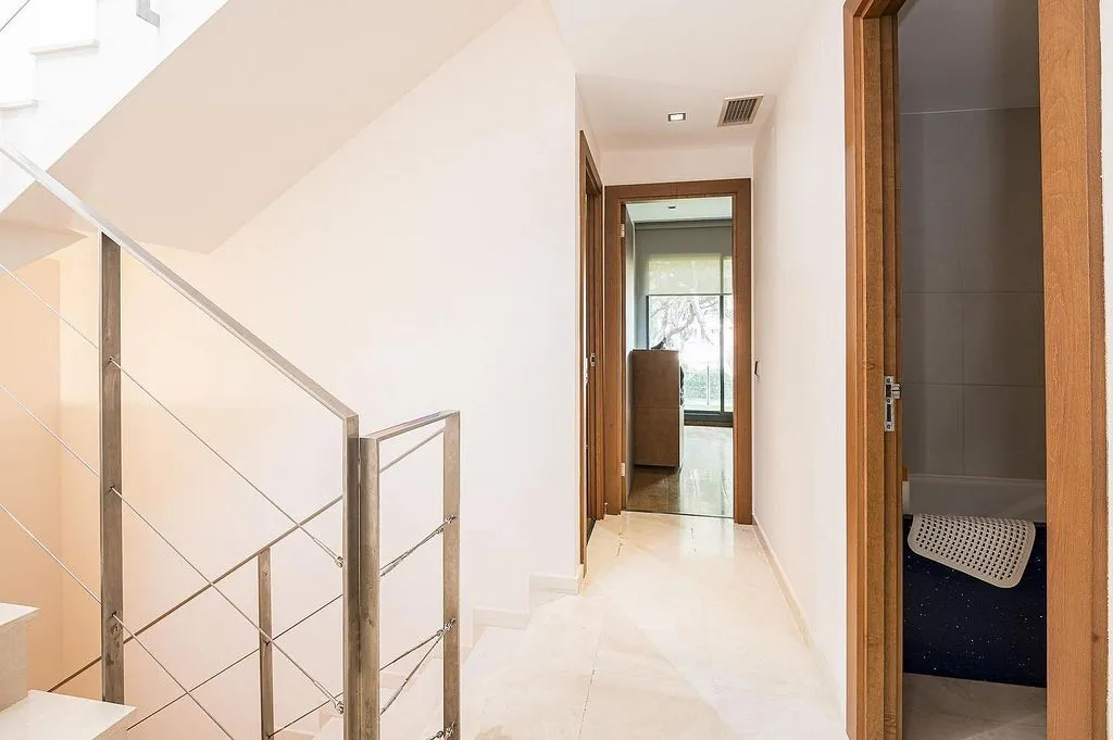 Pièces - Seafront Semi-detached House with Pool in Gavà Mar