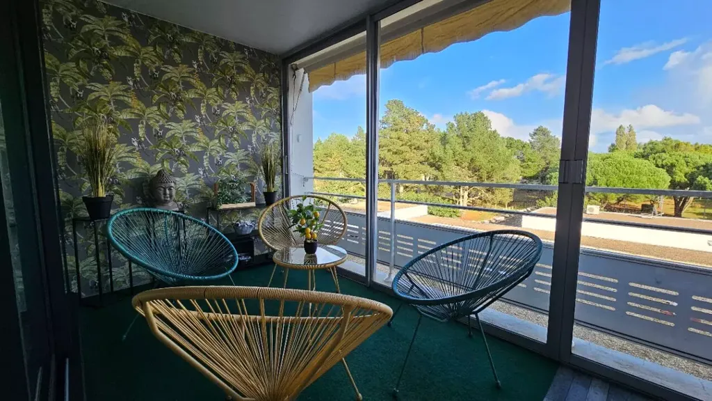 Rõdu - 3-Bedroom Apartment with Loggia in Arcachon