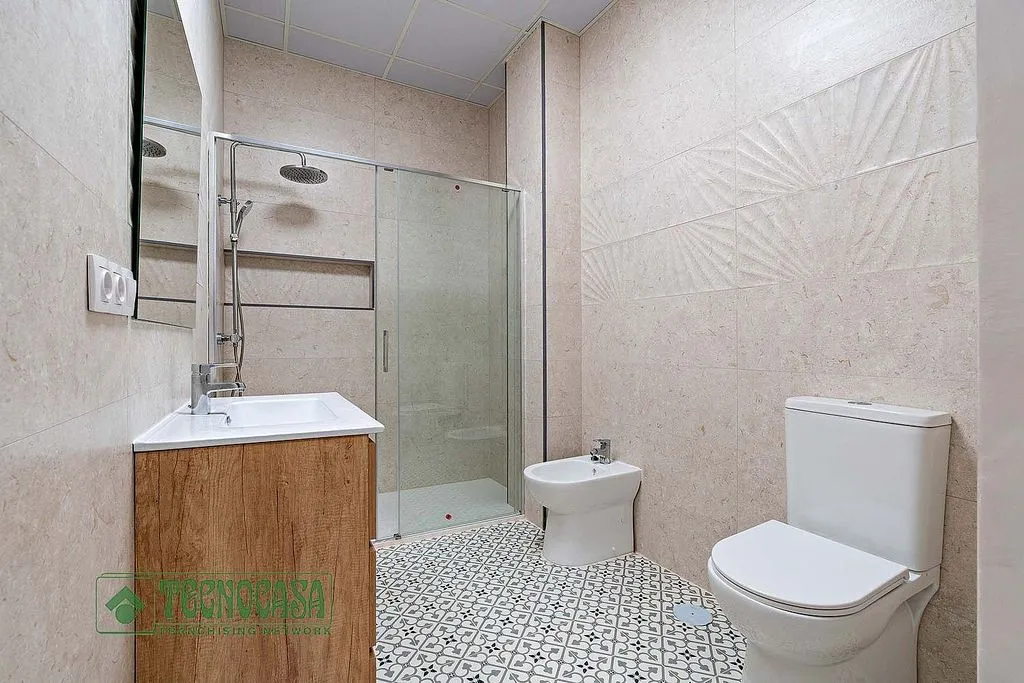 Salles de bain - Semi-detached House with Terrace in Ejido Centre