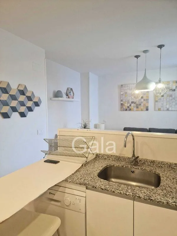 Köök - Modernised Flat with South Light in Trafalgar