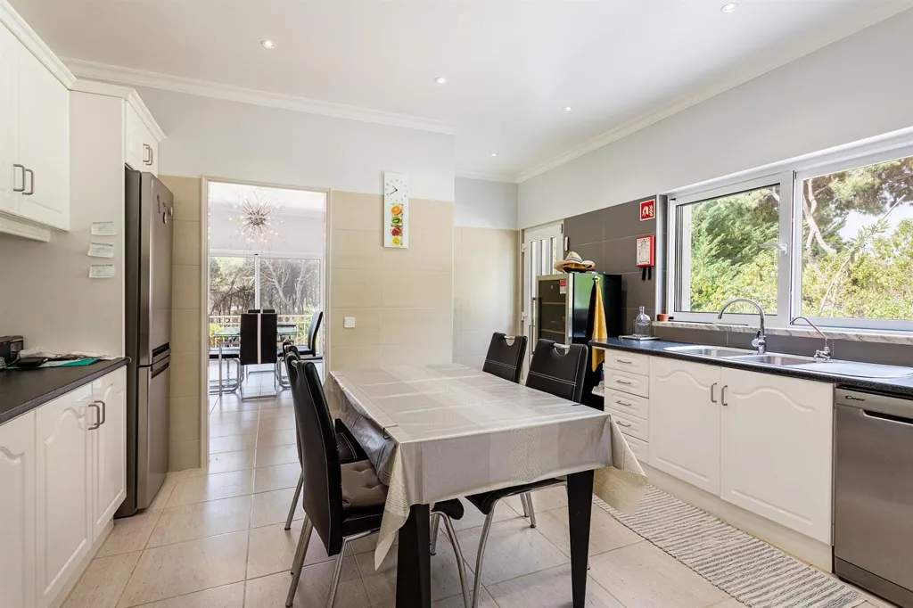 Kitchen - Detached House with Pool in Loulé, Portugal