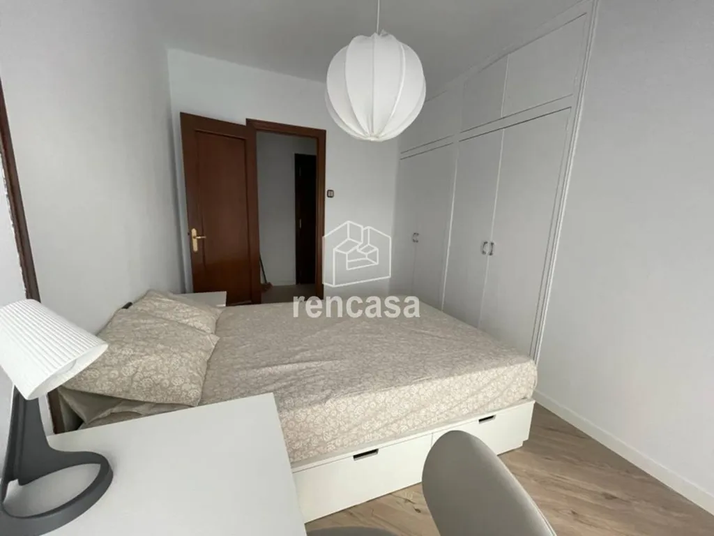 Magamistoad - Spacious Flat with Balcony in Lleida Centre