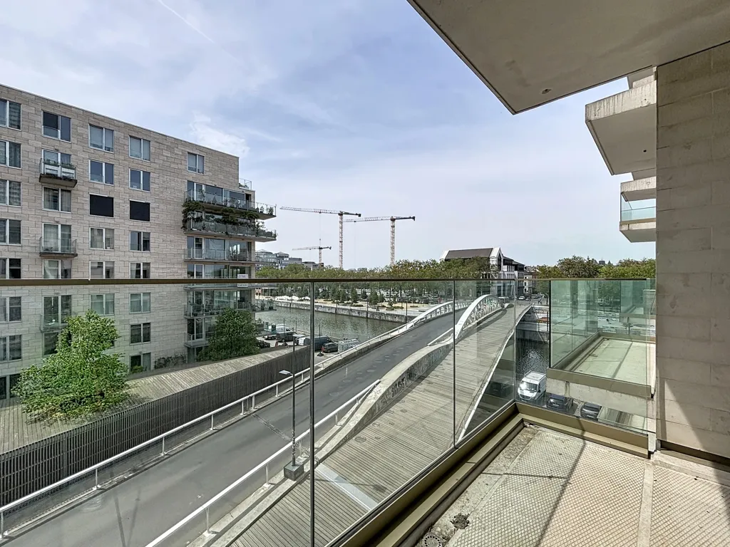 Balcon - Appartement 2 Chambres avec Vue Canal à Bruxelles