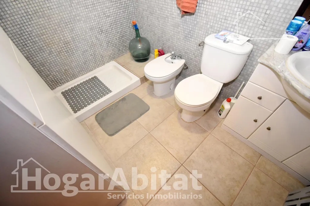 Salles de bain - Spacious Corner Flat with Garden View in Castellón