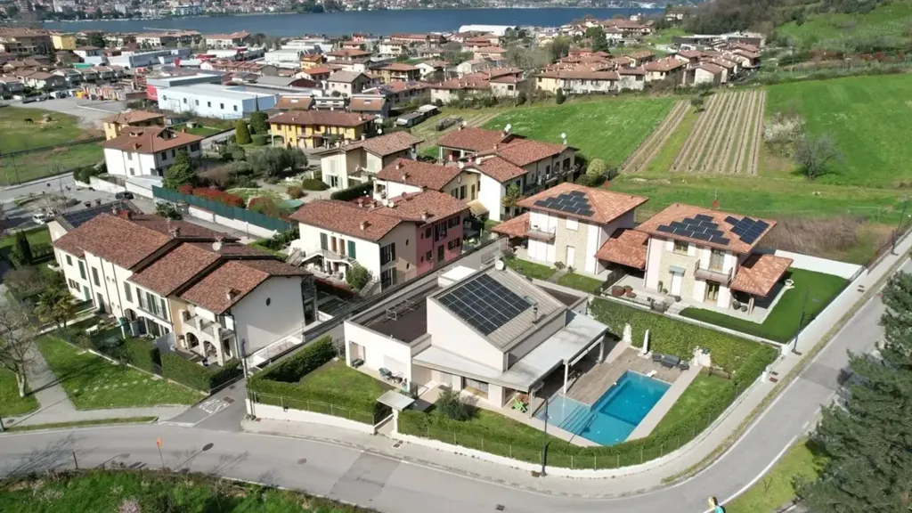 Õhuvaade - Contemporary Villa with Pool in Paratico