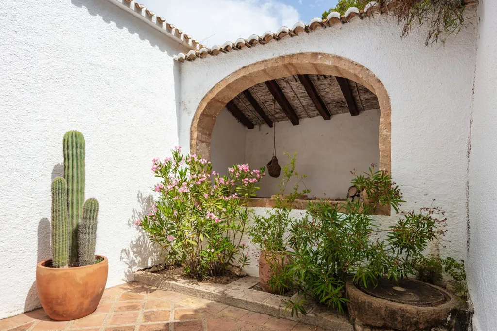 Aed - 18th-Century Finca with Pool in Jávea