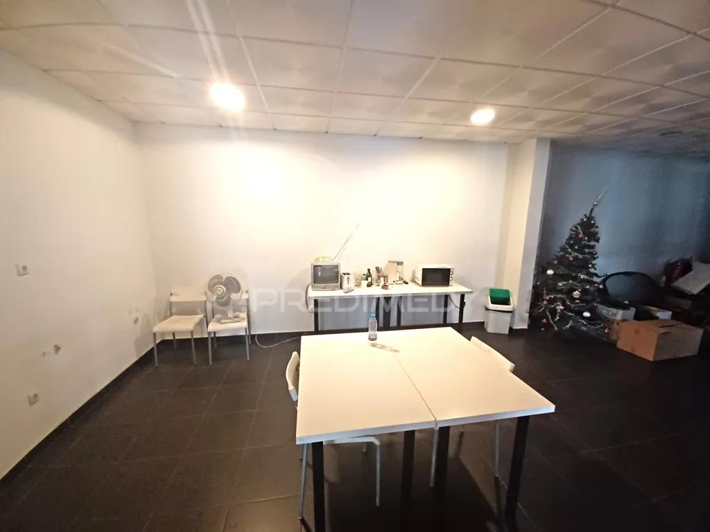 Bureau - Equipped Workshop in Campo Maior Industrial Zone