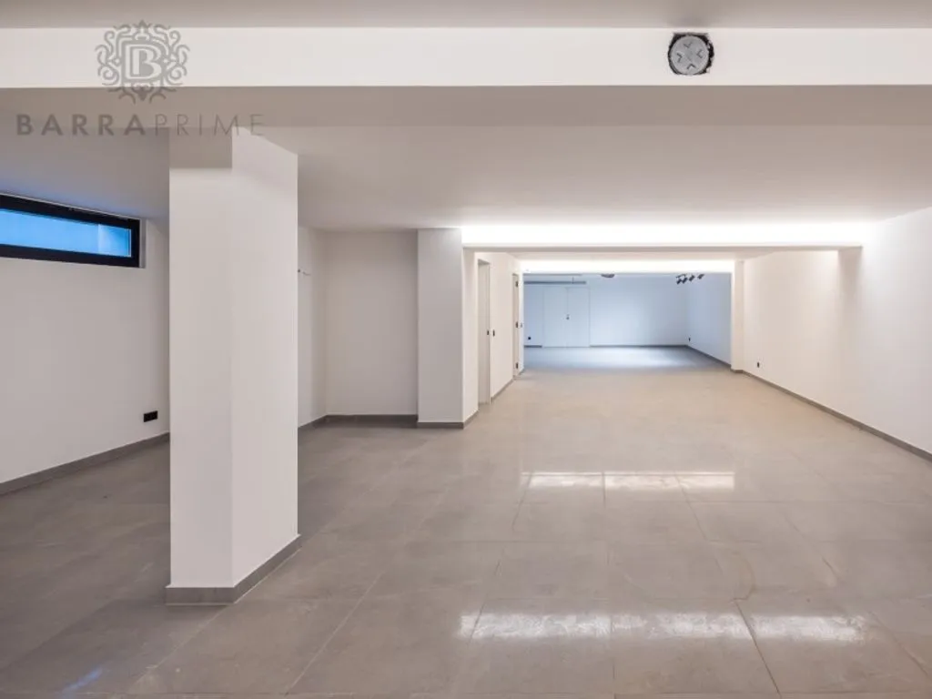 Garage - Contemporary Villa with Golf View in Vilamoura