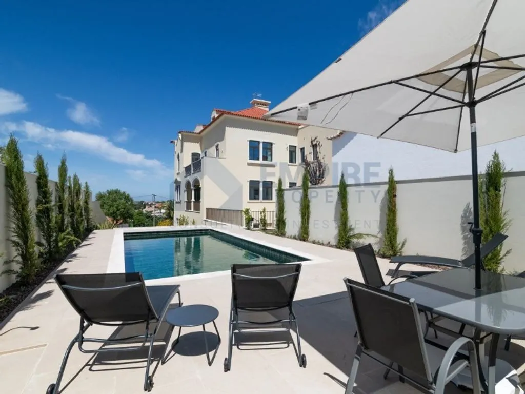 Piscina - Luxury Flat with Ocean Views in Monte Estoril