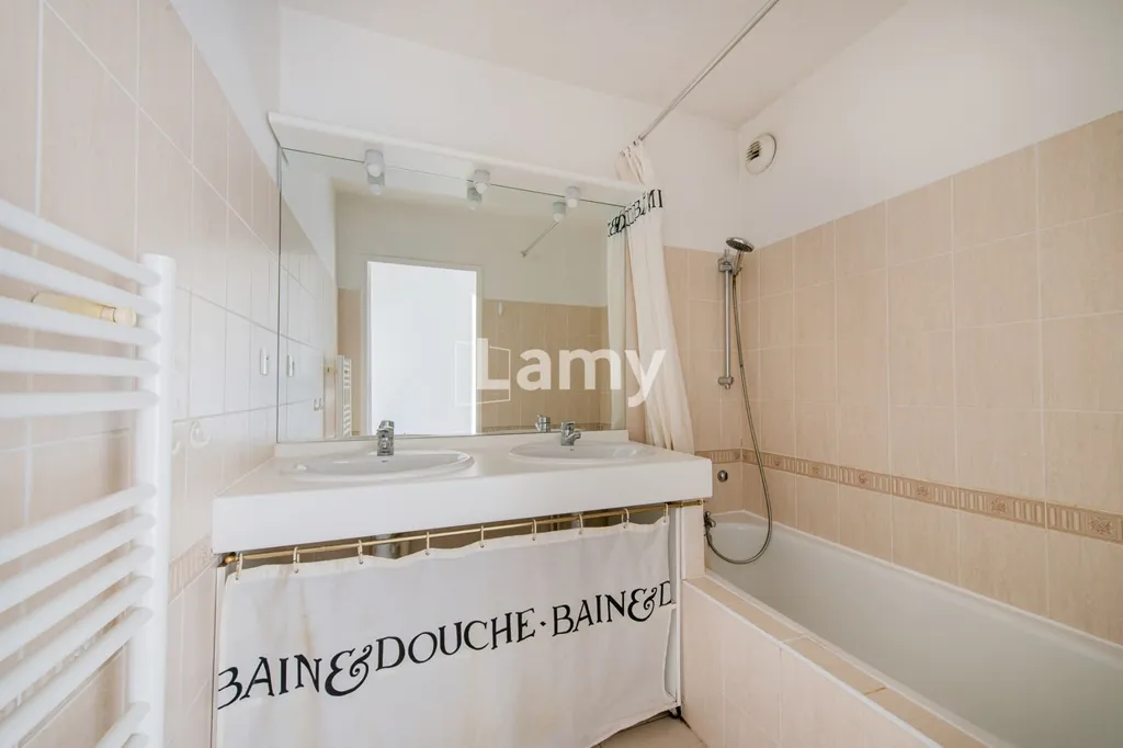 Salles de bain - Appartement de Type 4 avec Terrasse à Aix-en-Provence
