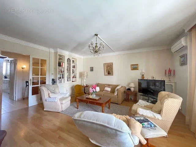 Séjour - Appartement T3 avec Balcon au Centre-ville d'Alès