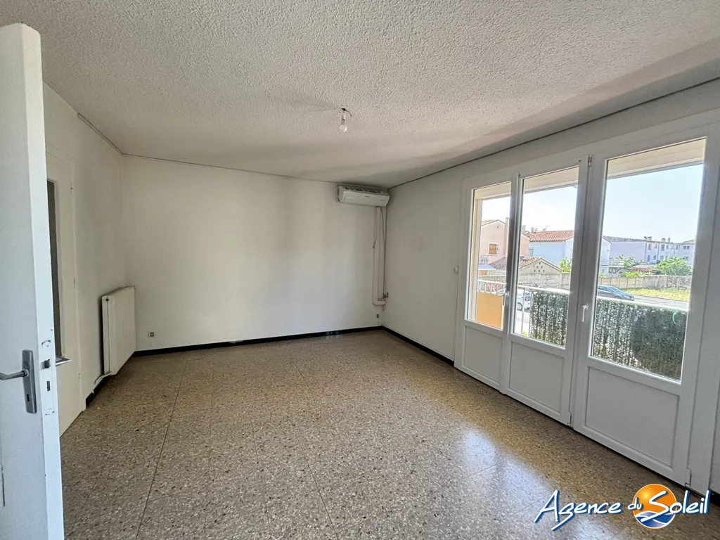 Toad - 3-Bed Flat with Balcony in Narbonne