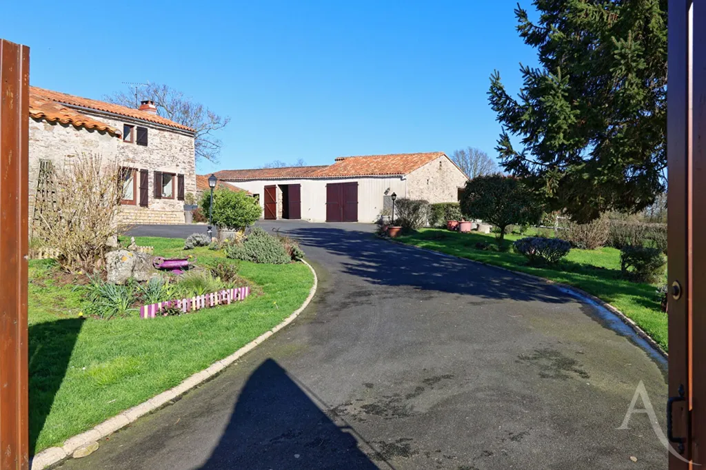 Välivaade - Rustic Stone Farmhouse with Paddock in Montaigu-Vendée
