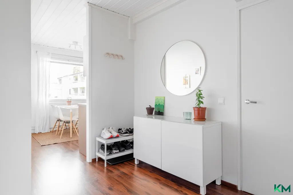 Entrée - Spacious Flat with South-Facing Terrace in Helsinki