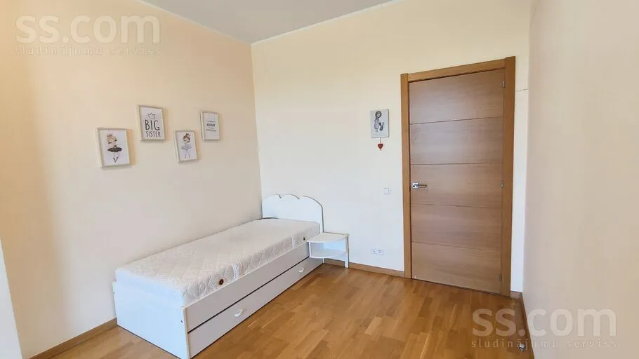 Appartement 4 pièces à Rīga