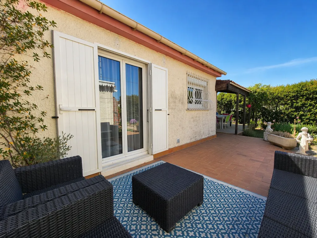 Terrasse - Villa de Plain-Pied avec Garage à Vitrolles