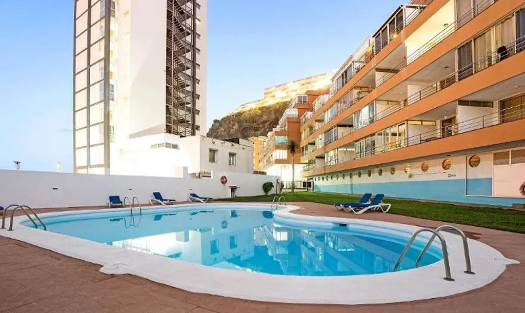 Bassein - 1-Bed Apartment with Pool on Avenida Colón