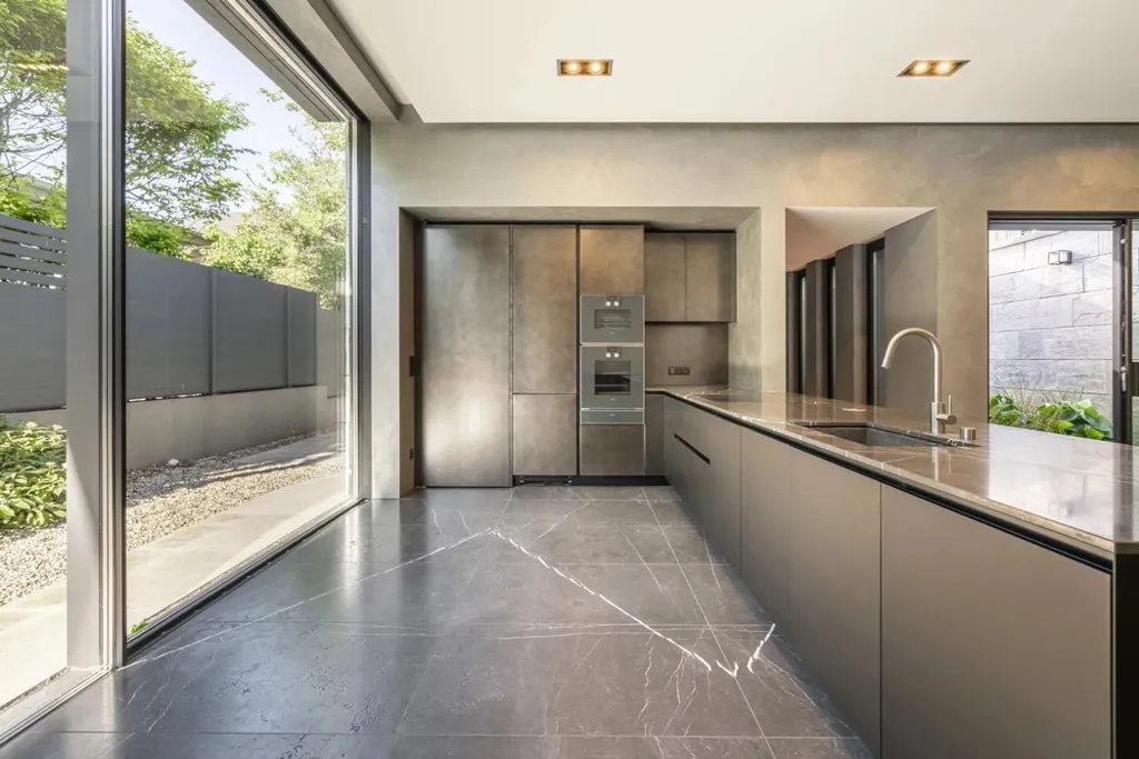 Cuisine - Villa Luxueuse avec Piscine à Bereldange
