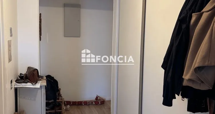 Appartement Lumineux avec Parking à Fontainebleau