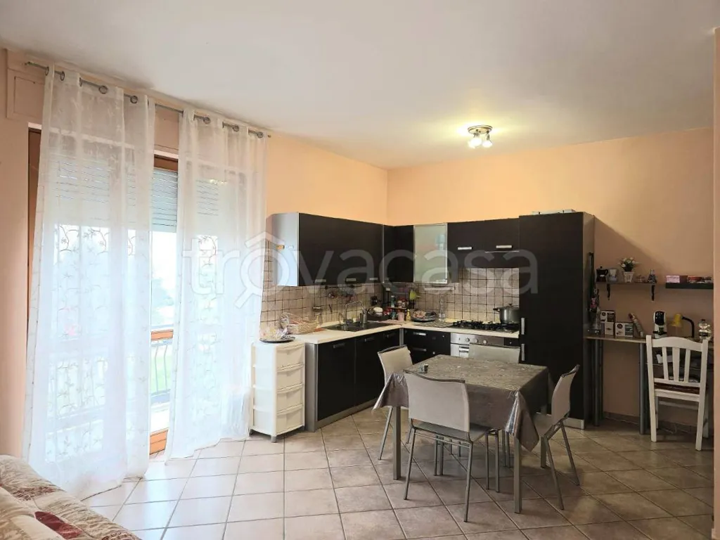 Söögituba - Rental Flat with Balcony in Rondissone