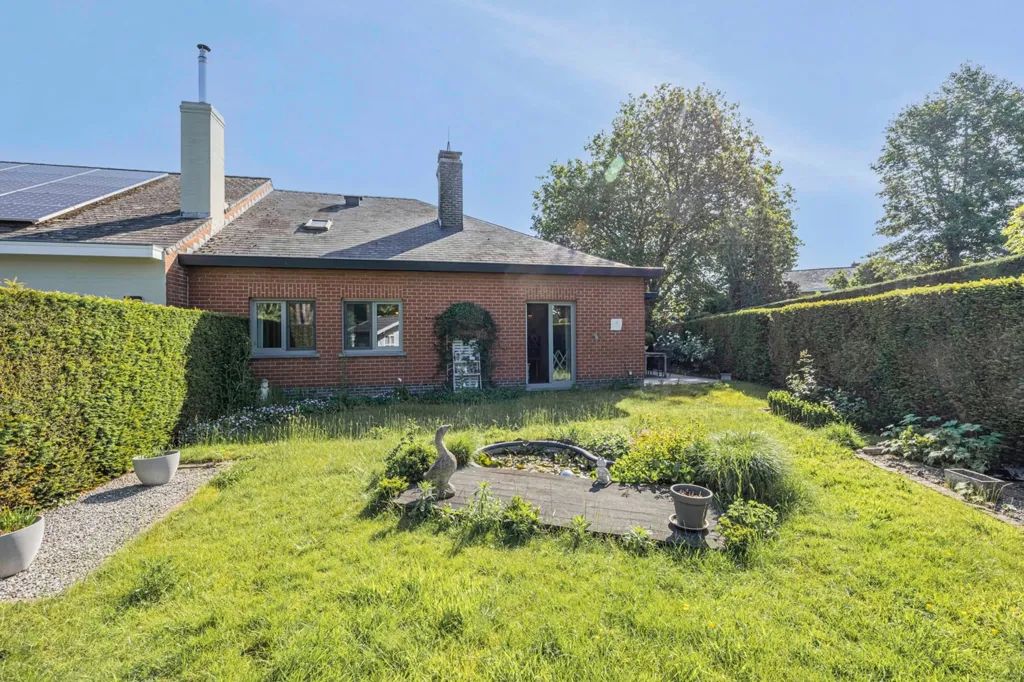 Aed - Half-Open House with Garden in Assebroek
