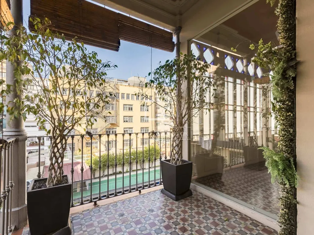 balcony