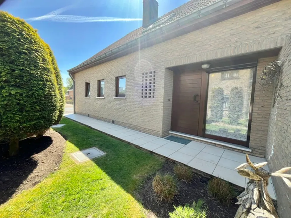 Aed - Spacious House with Garden in Aalter