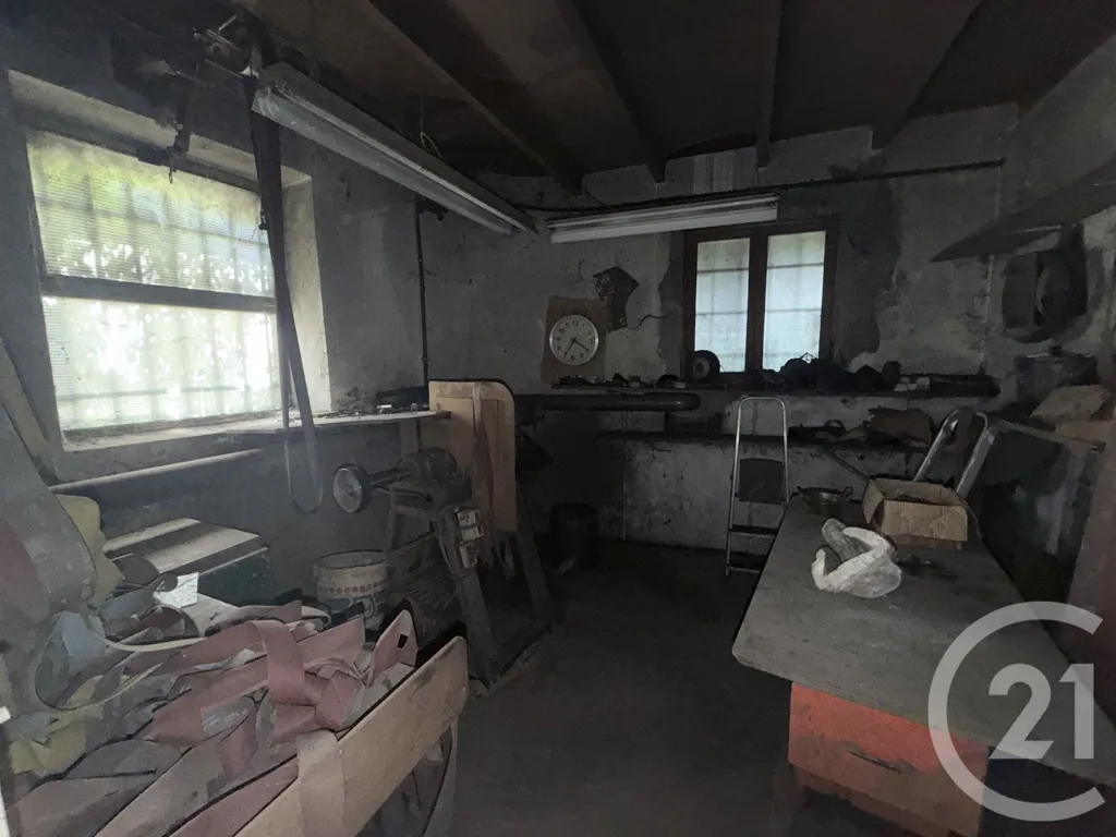 Lavanderia - Warehouse with Garden in St Cyr Centre