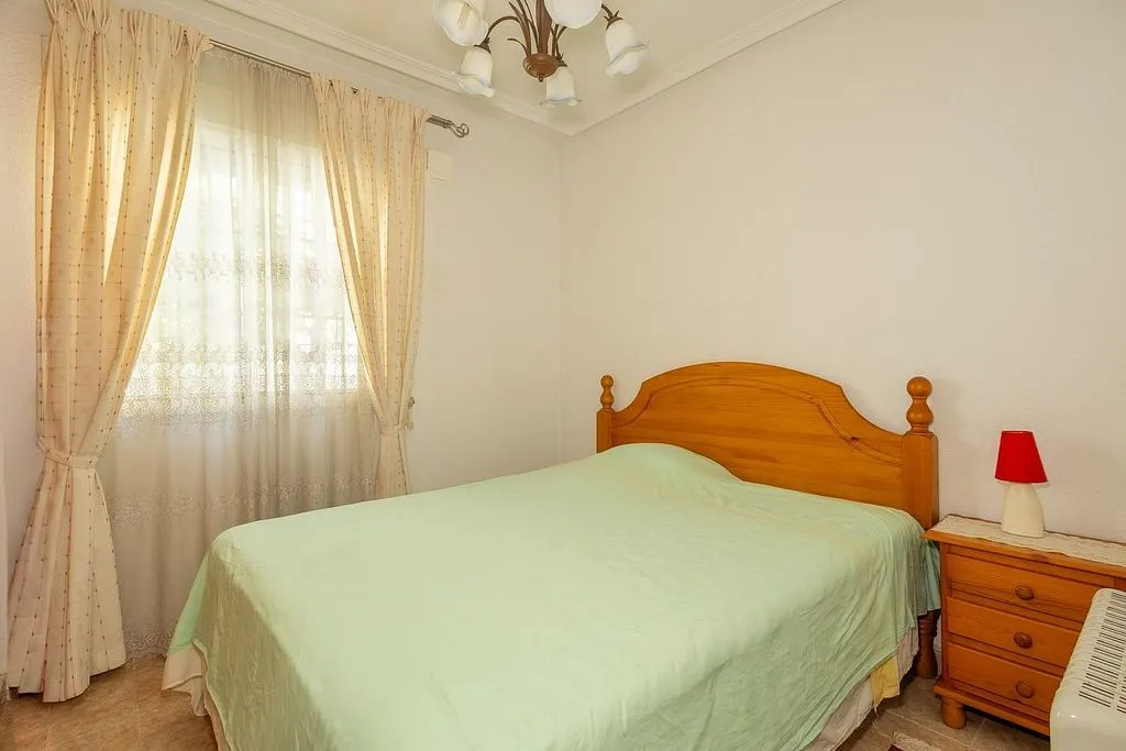 Chambres - Semi-Detached House with Pool in Torrevieja