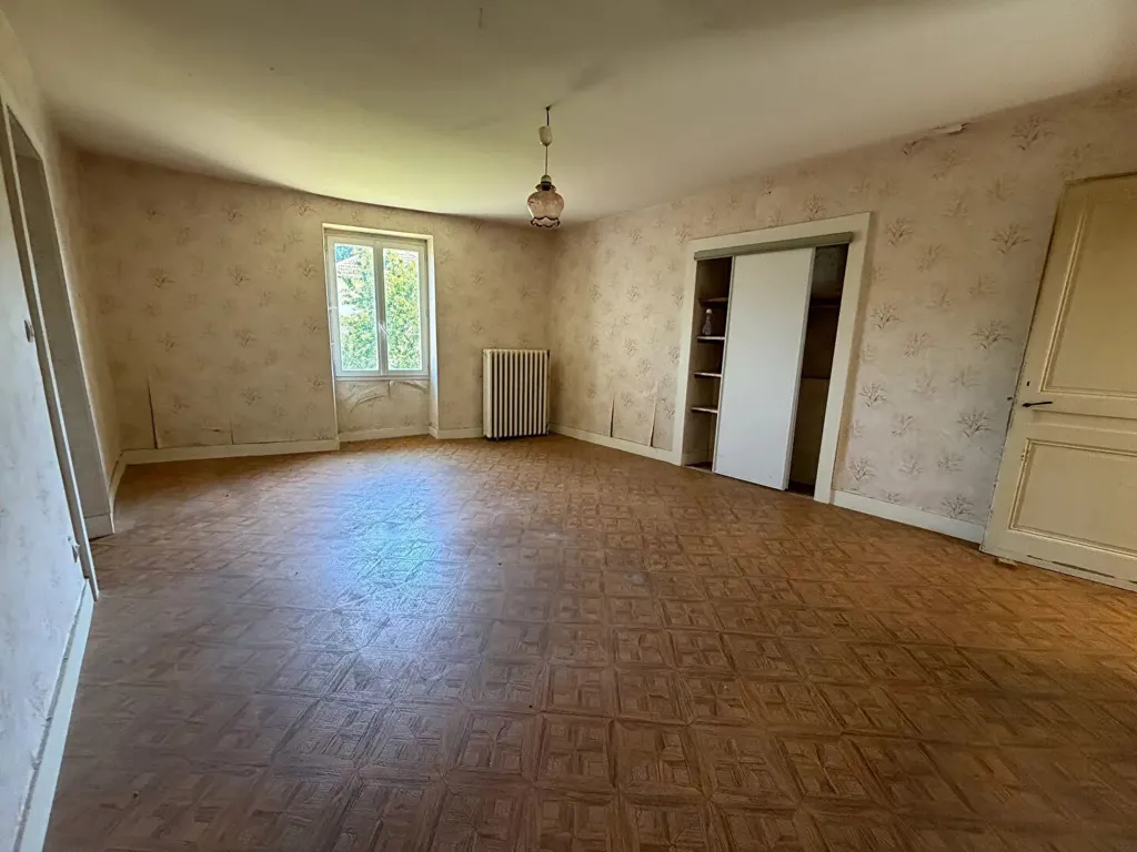 Pièces - Maison à Rénover avec Jardin au Centre de Quingey