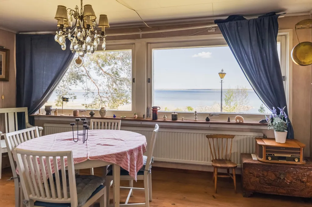 Söögituba - Charming Seafront Property in Stenskär