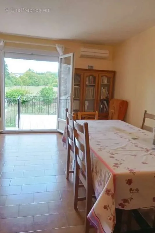 Salle à manger - Maison de Village avec Vue Montagne à Terrasse