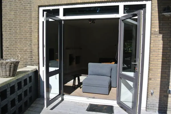 Terrace - 2-Bedroom Apartment with Park View in Den Haag