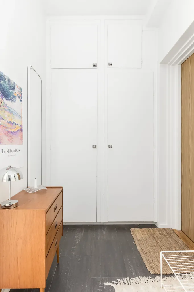 Magamistoad - Modern Studio Flat with South-Facing Balcony in Vasastaden