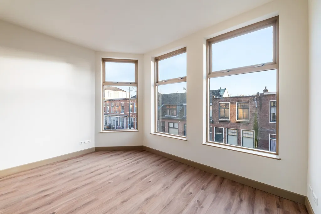 Toad - Modern Renovated Corner Apartment in Leiden