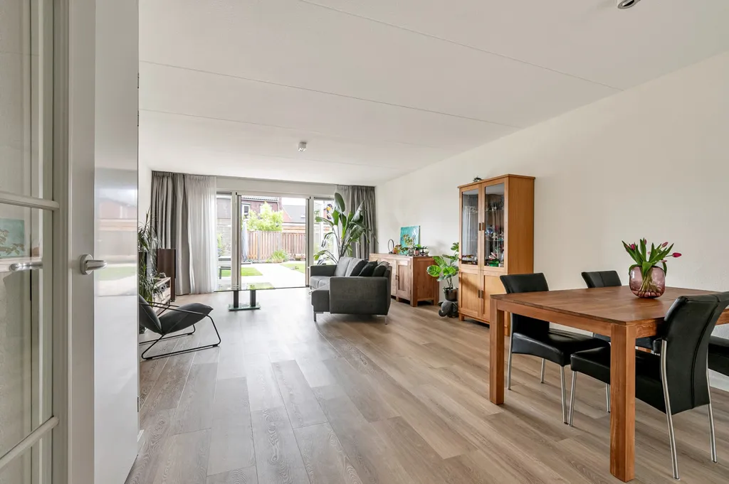 Salle à manger - Modern Two-Storey House with Garden in Babberich