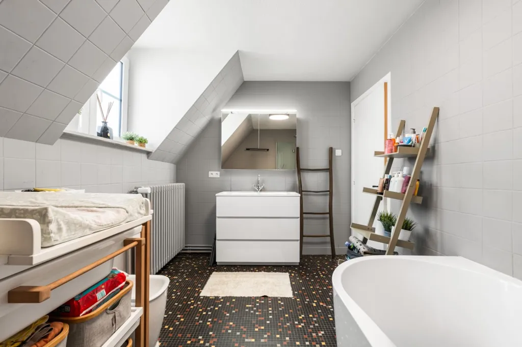 Salles de bain - Maison 4 Façades avec Grand Jardin à Wielsbeke