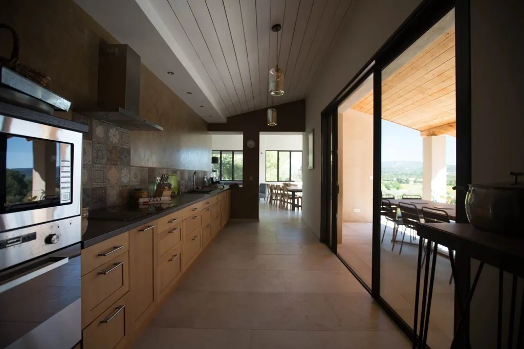 Cuisine - Domaine Viticole Bio avec Piscine au Cœur de l'AOP Ventoux
