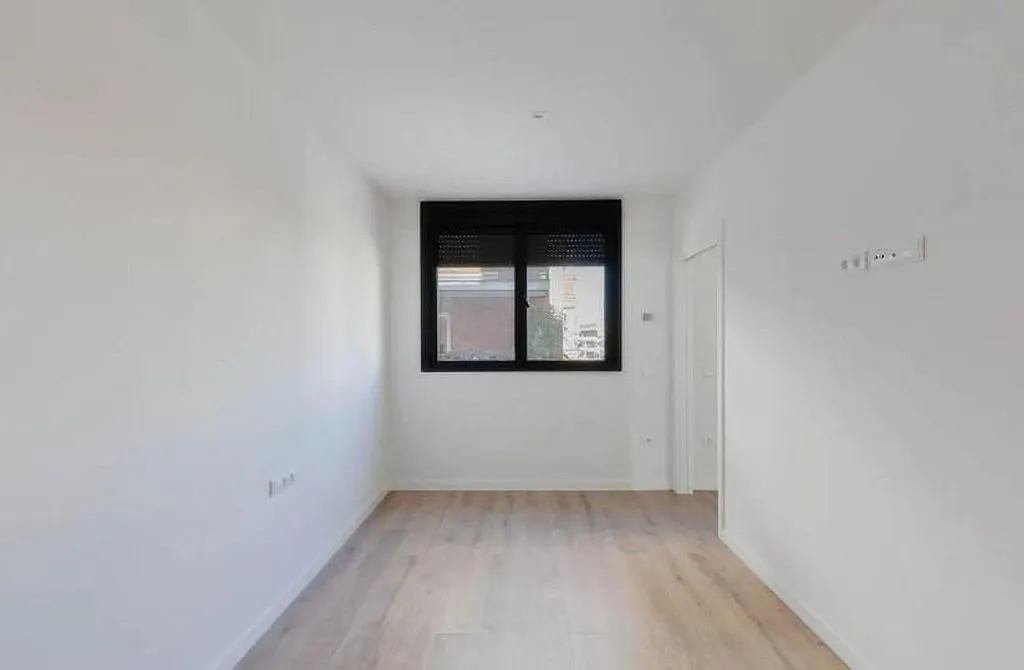 Pièces - Duplex Flat with Air Conditioning in El Guinardó
